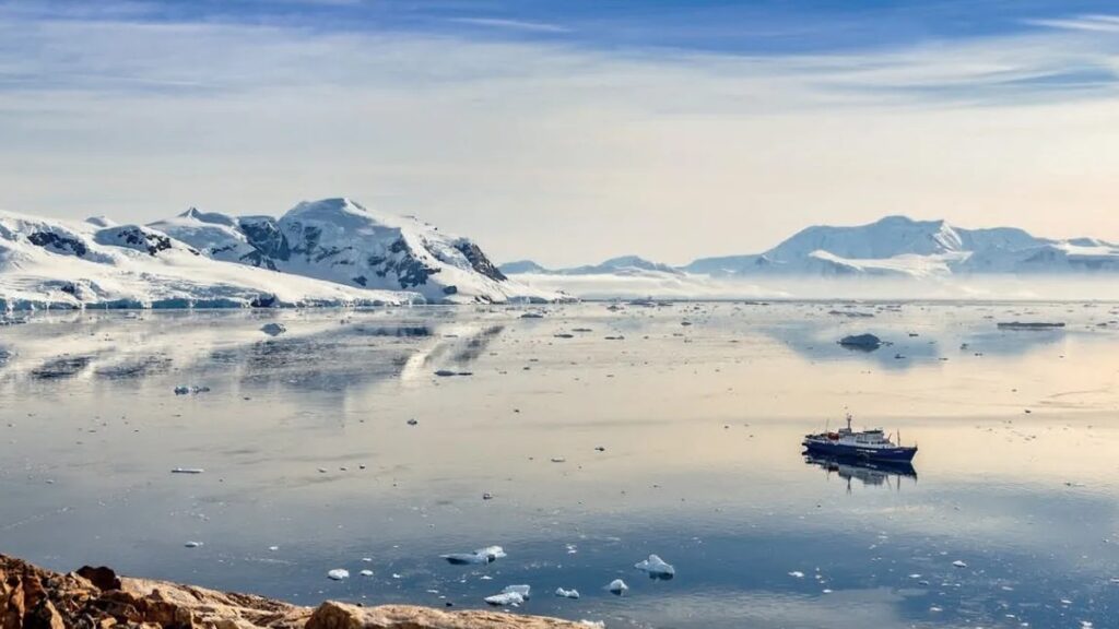 Ostateczne wyzwanie. Statkiem po antarktycznych wodach Antarktyka 1200 banner (c) panpodroznik.com