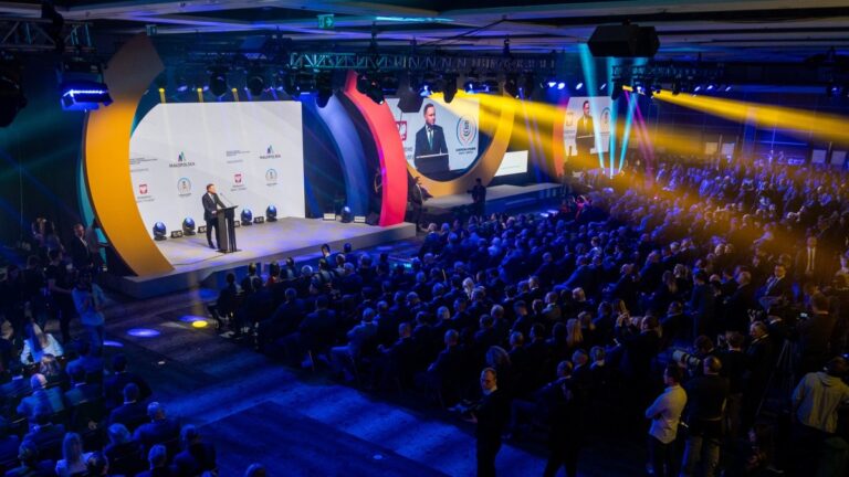 Moderator: I Europejski Kongres Sportu i Turystyki Zakopane 2022 I Europejski Kongres Sportu i Turystyki (c) kongres-sbn.pl