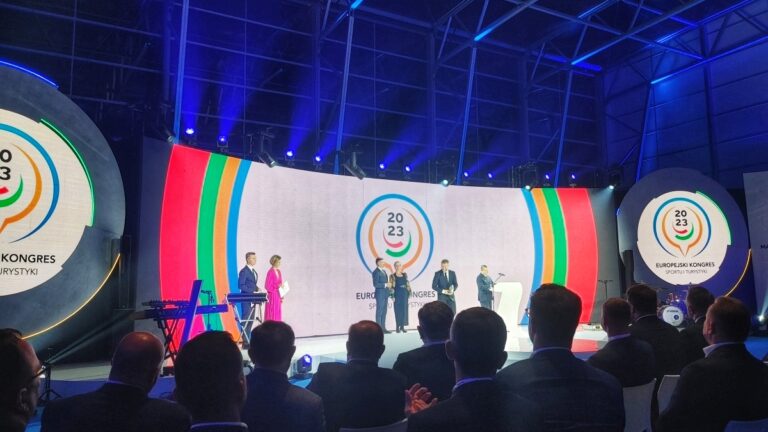 Światowy Dzień Turystyki oraz II Europejski Kongres Sportu i Turystyki 2023 w Zakopanem – relacja Europejski Kongres Sportu i Turystyki 2023 banner (c) panpodroznik.com