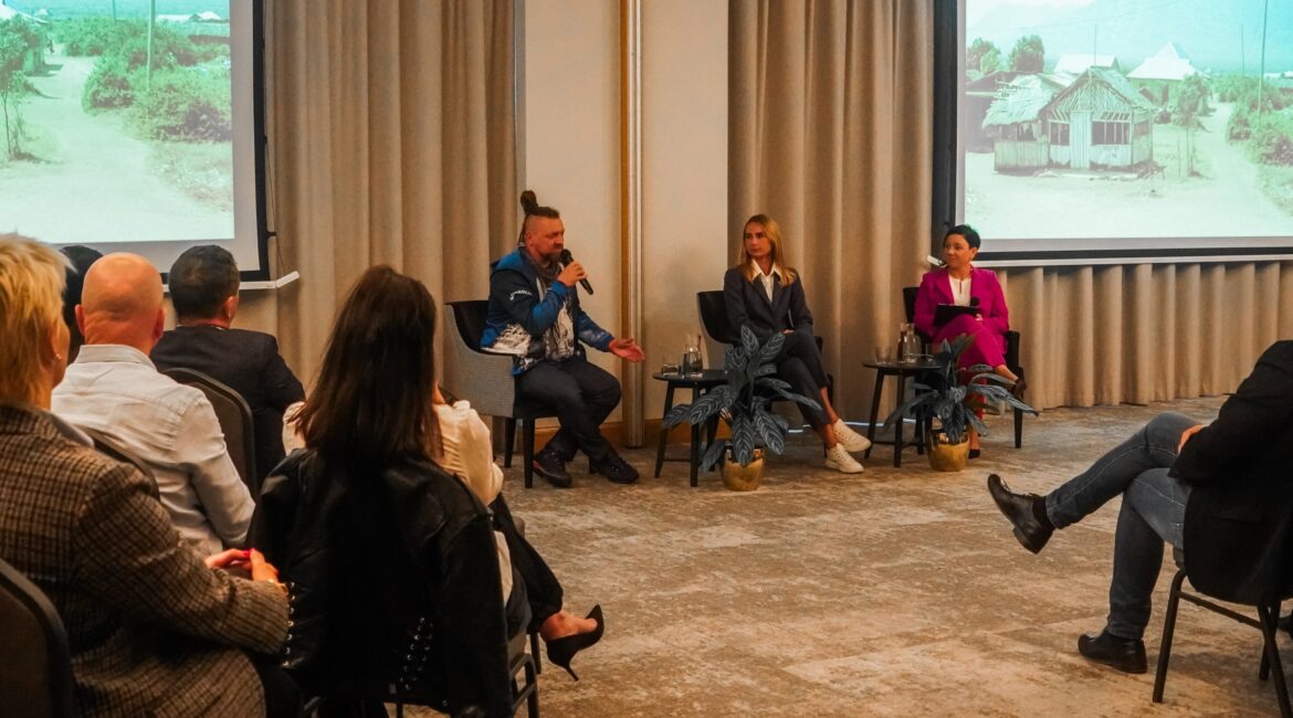 Panel dyskusyjny: Motywowanie przez podróżowanie (Sheraton Poznań & Sky Dreams) Event Motywowanie przez Podróżowanie (c) Zuzanna Pietrzak, panpodroznik.com