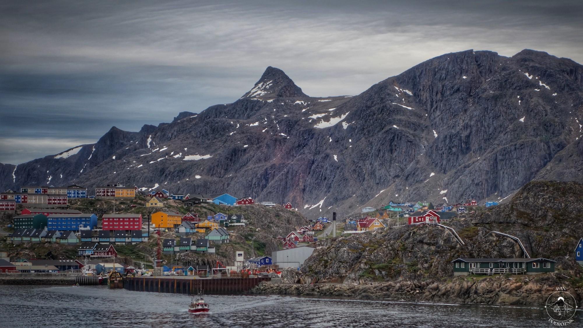 Miasto Sisimiut, Grenlandia (c) panpodroznik.com