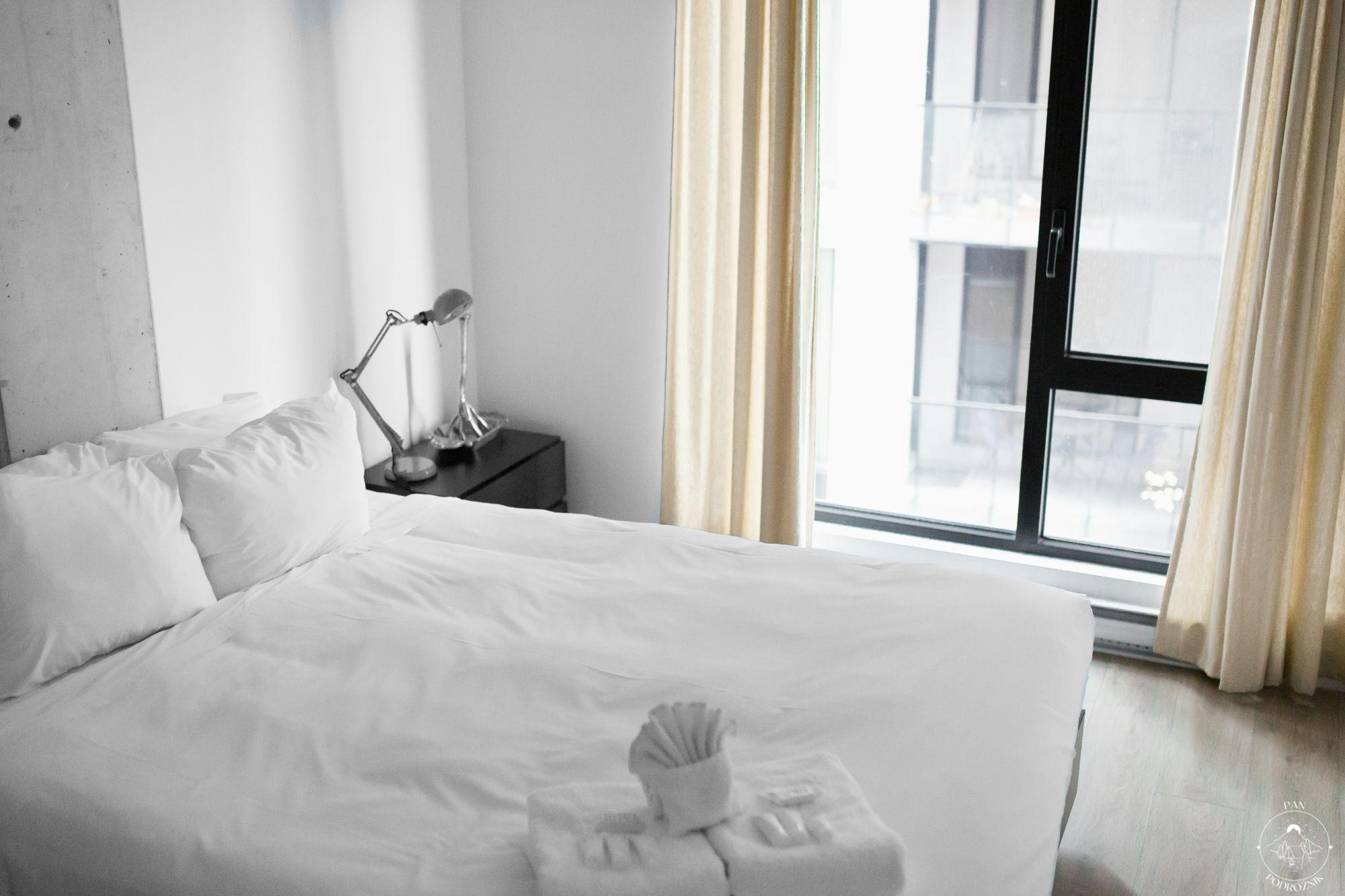 Pokój hotelowy (c) Andrew Neel, panpodroznik.com