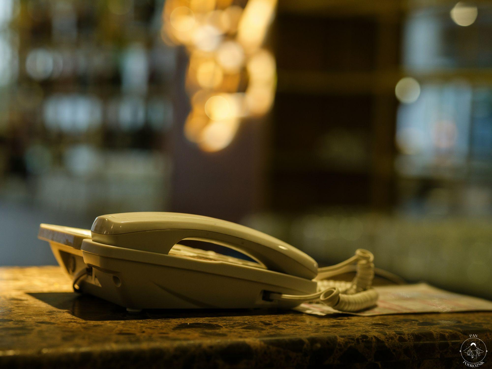 Telefon w hotelu (c) panpodroznik.com