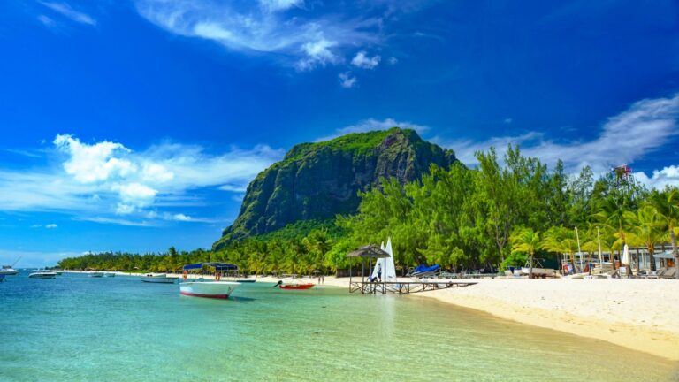 Mauritius i Reunion: Maskareny na odmienną nutę (reportaż + wywiad) Mauritius (c) Ondrej Bocek, unsplash, panpodroznik.com