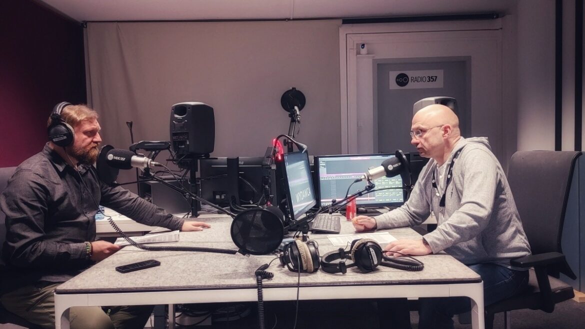 Radio 357: 2h wywiad live w audycji „Life Guru – otwórz oczy” Radio 357 banner (c) Paweł Kunz, panpodroznik.com