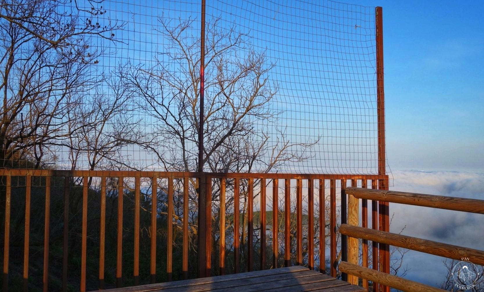 Siatka zabezpieczająca przed wejściem na Wezuwiusza (c) panpodroznik.com