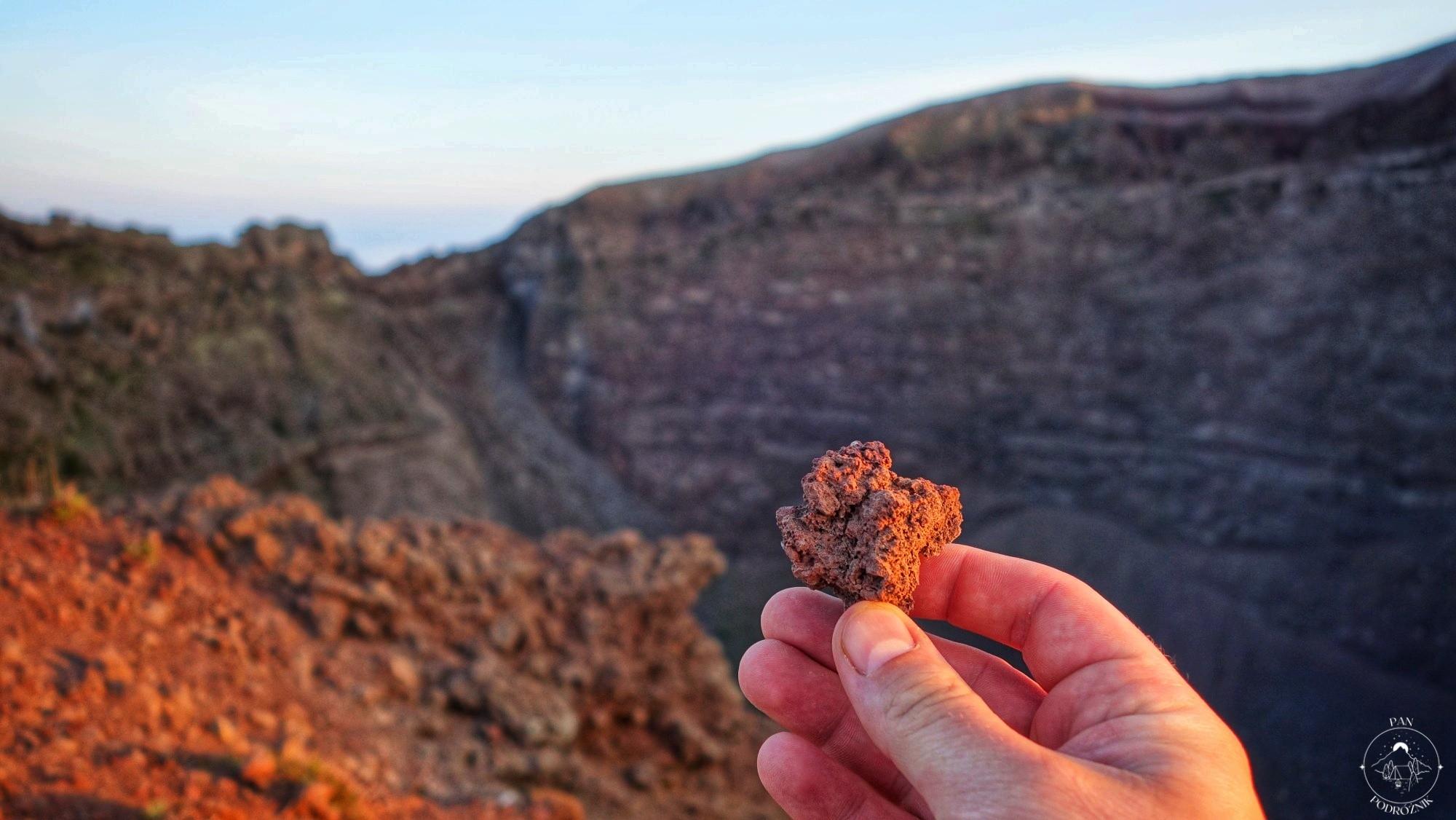 Tuf wulkaniczny na Wezuwiuszu (c) panpodroznik.com