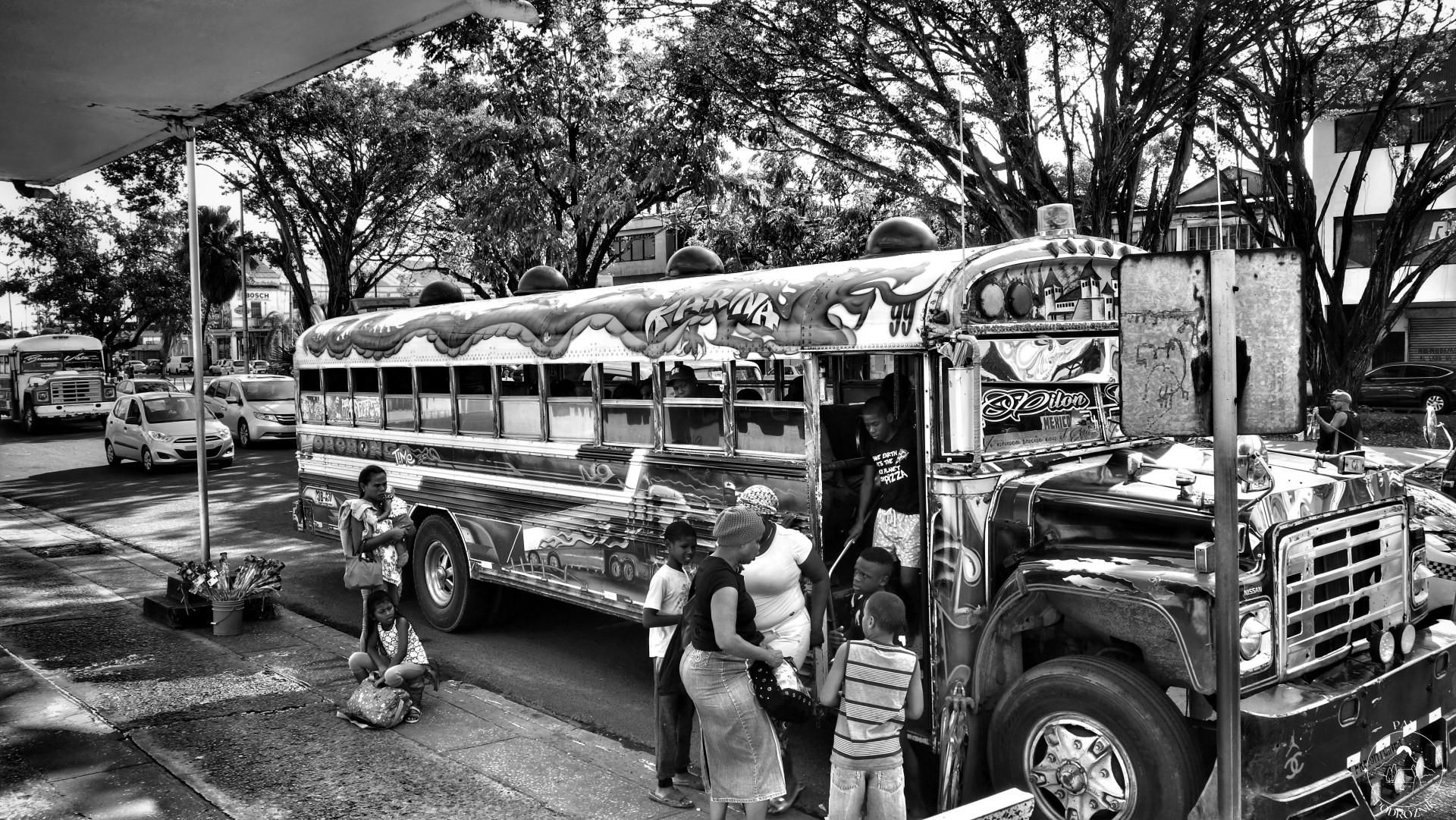 Chickenbus w Colon (c) panpodroznik.com