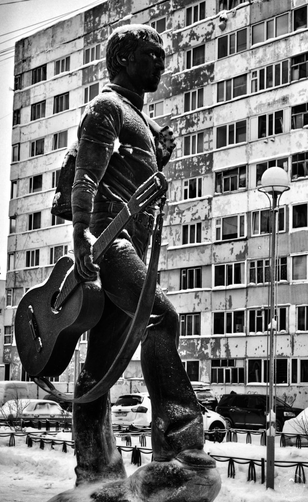 Pomnik Wysockiego na syberyjskim osiedlu (c) panpodroznik.com